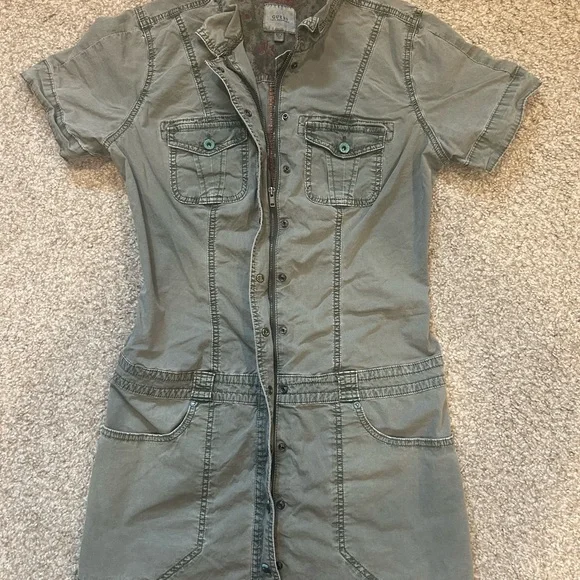 Guess Green Casual Mini Dress with Cuffed Sleeves - Picture 1 of 4